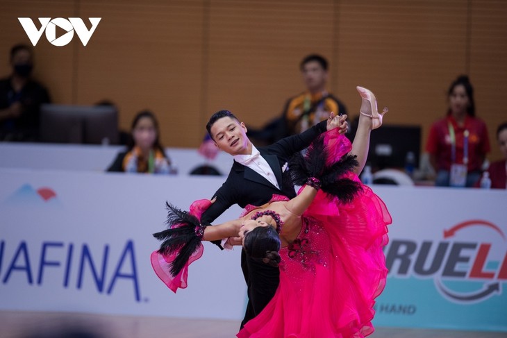 Dancesport performances excite crowds at SEA Games 31 - ảnh 8