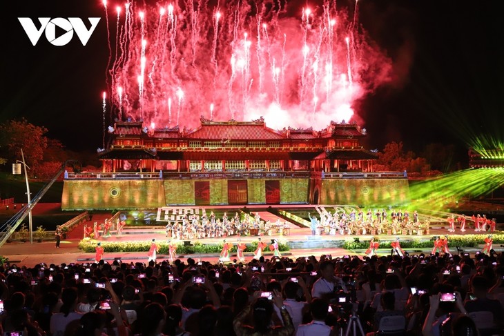 Impressive opening night of Hue Festival 2022 - ảnh 10