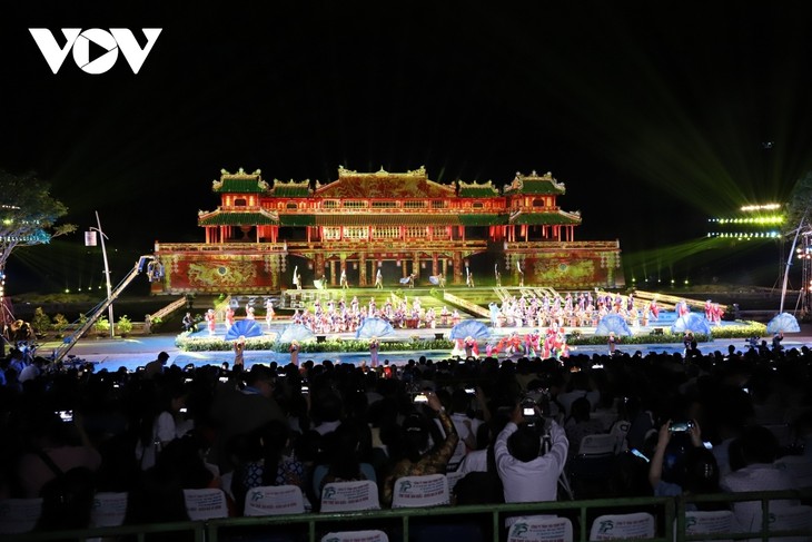 Impressive opening night of Hue Festival 2022 - ảnh 4
