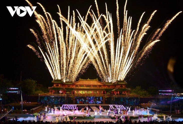 Impressive opening night of Hue Festival 2022 - ảnh 11