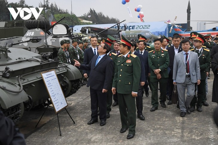 Thủ tướng tham quan khí tài tại Triển lãm Quốc phòng Quốc tế Việt Nam - ảnh 7