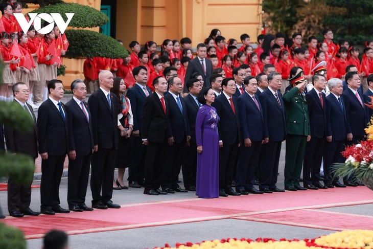 Toàn cảnh lễ đón cấp nhà nước Tổng Bí thư, Chủ tịch Trung Quốc Tập Cận Bình và Phu nhân - ảnh 8