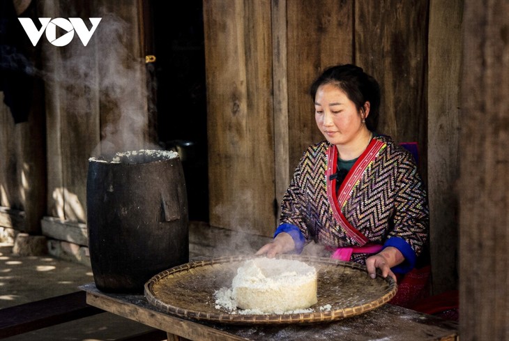 Khám phá món ăn mèn mén của người Mông nơi rẻo cao Điện Biên - ảnh 3