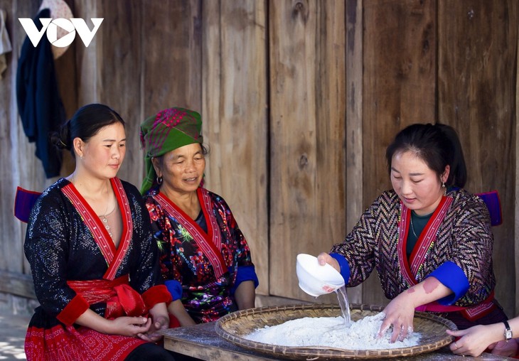 Khám phá món ăn mèn mén của người Mông nơi rẻo cao Điện Biên - ảnh 6
