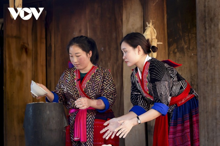 Khám phá món ăn mèn mén của người Mông nơi rẻo cao Điện Biên - ảnh 8