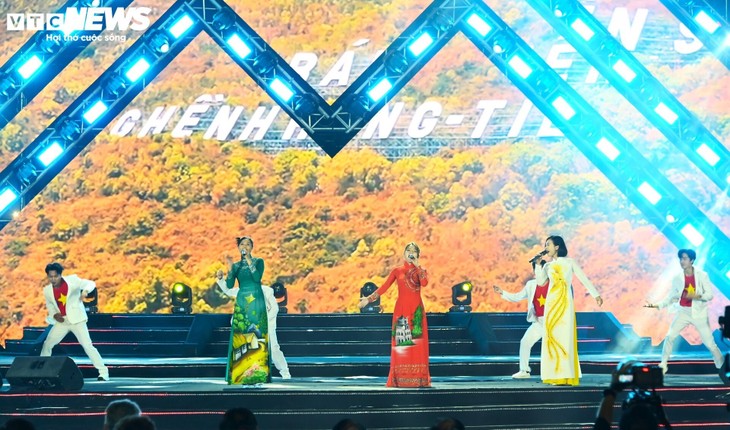 Khai mạc 'Amazing Binh Dinh Fest 2024': Ấn tượng, rực rỡ sắc màu - ảnh 7
