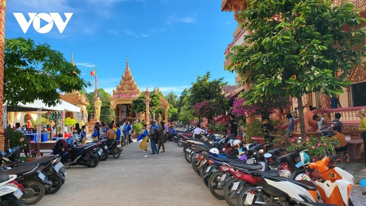 Chùa Xiêm Cán: Điểm du lịch văn hóa đặc sắc của đồng bào dân tộc Khmer - ảnh 14