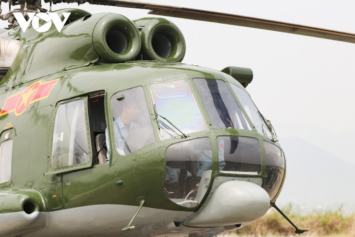 Dàn trực thăng hạ cánh xuống sân bay Điện Biên Phủ sẵn sàng cho Lễ kỷ niệm - ảnh 6
