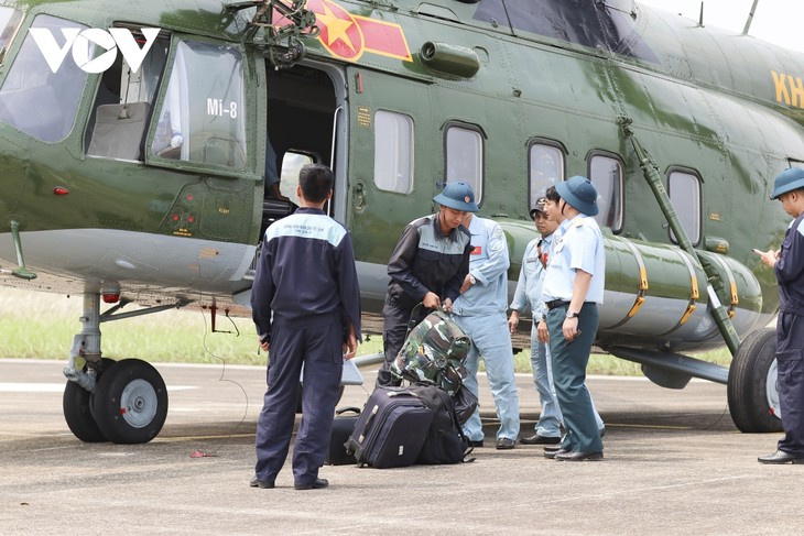 Dàn trực thăng hạ cánh xuống sân bay Điện Biên Phủ sẵn sàng cho Lễ kỷ niệm - ảnh 7