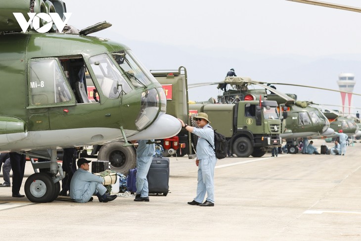 Dàn trực thăng hạ cánh xuống sân bay Điện Biên Phủ sẵn sàng cho Lễ kỷ niệm - ảnh 9