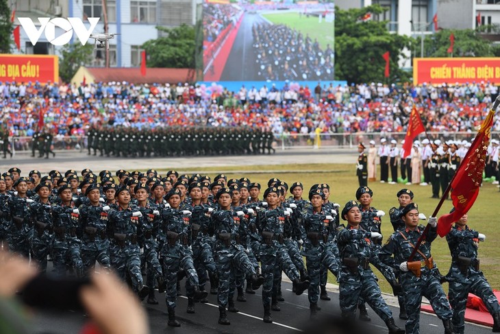 Hình ảnh diễu binh ấn tượng tại lễ kỷ niệm 70 năm Chiến thắng Điện Biên Phủ - ảnh 23