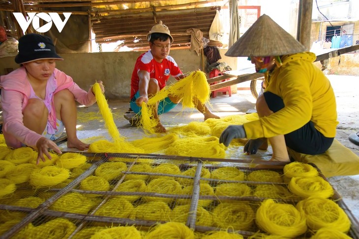 Nghề làm bún, mì khô thủ công truyền thống ở Đà Nẵng - ảnh 1