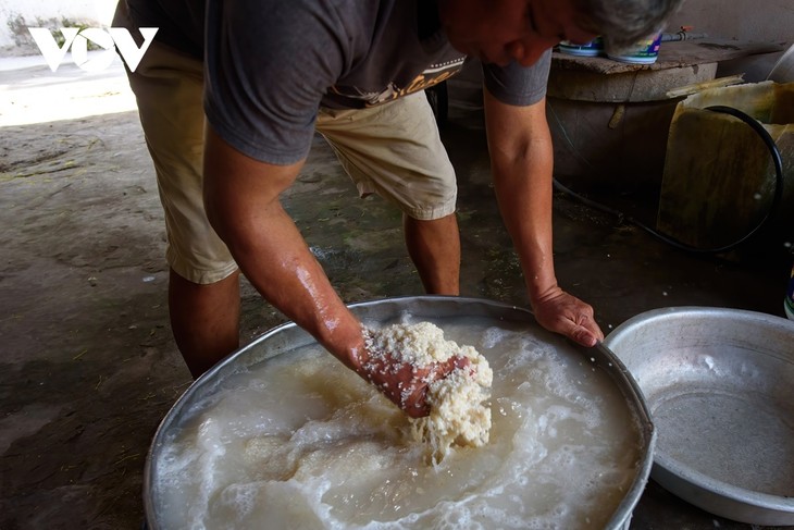 Nghề làm bún, mì khô thủ công truyền thống ở Đà Nẵng - ảnh 2
