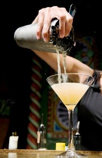 Bartending – a new start up job for Vietnamese youngsters - ảnh 1