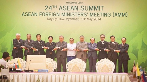 ASEAN Foreign Ministers concerned about East Sea situation - ảnh 1
