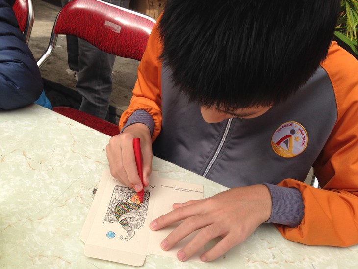 Program “Explore and create Tet paintings with children” - ảnh 10
