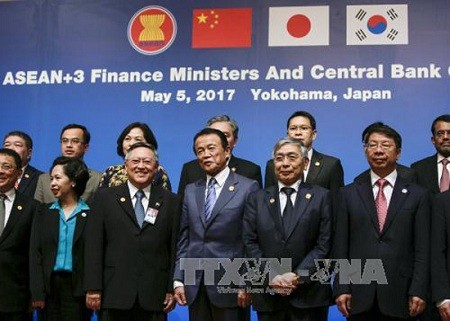 ASEAN+3 finance chiefs discuss economic cooperation in Japan - ảnh 1
