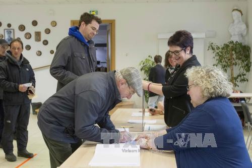 2nd round of presidential election kicks off in France  - ảnh 1