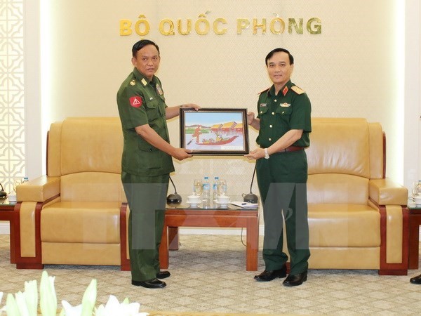 Senior military officer receives Myanmar Army delegation - ảnh 1