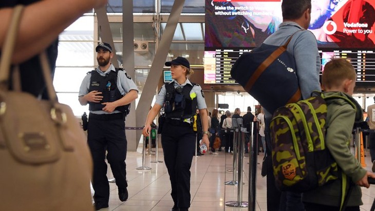 Airport security heightened in Australia following terror plot - ảnh 1