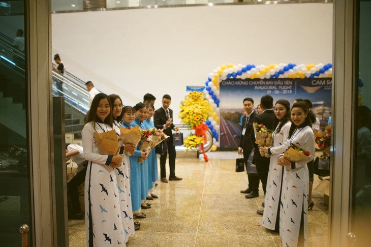 Vietnam Airlines’ flights operated in Cam Ranh airport’s new terminal - ảnh 1