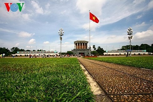 Ba Dinh Square, a national historic landmark - ảnh 3