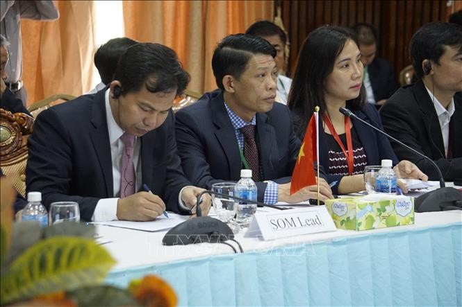Vietnam, Laos, Cambodia officials discuss Development Triangle Area  - ảnh 1