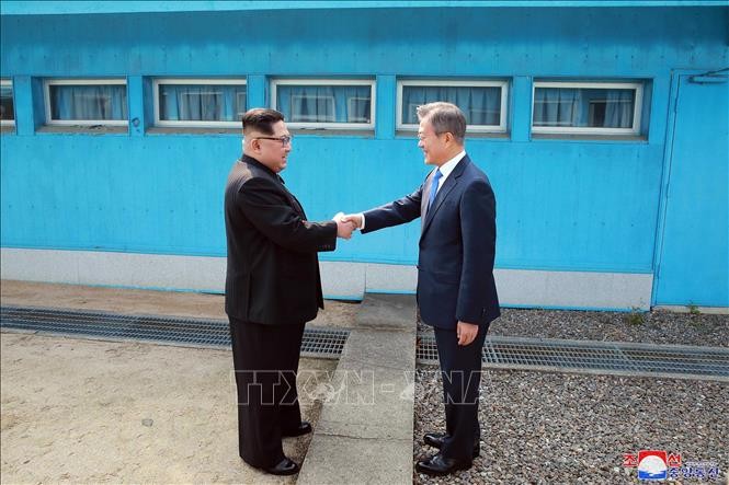 Two Koreas mark Moon-Kim summit anniversary with different tones - ảnh 1