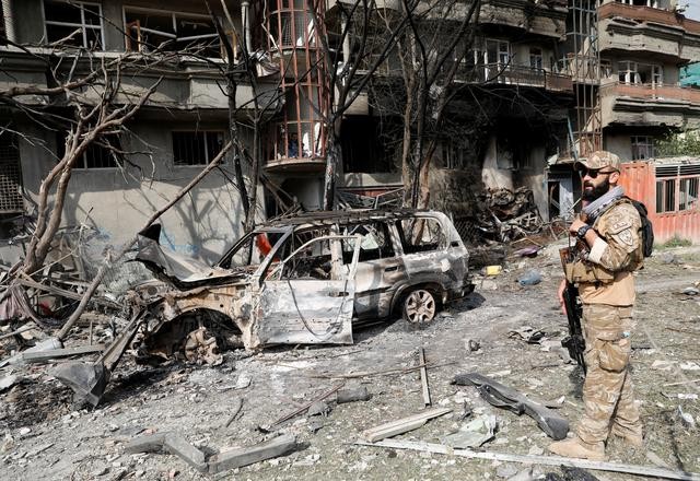 Kabul attack: 20 killed, 50 injured in bombing and gun battle  - ảnh 1