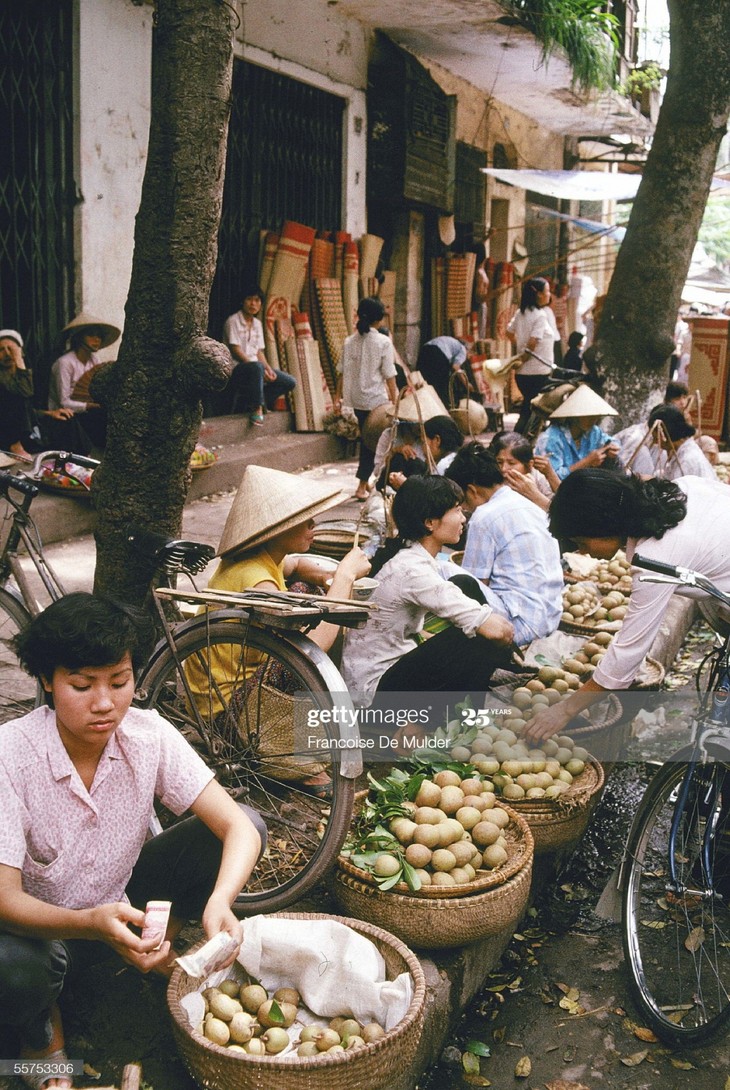 Hanoi in 1989 as seen through the lens of French journalist - ảnh 5