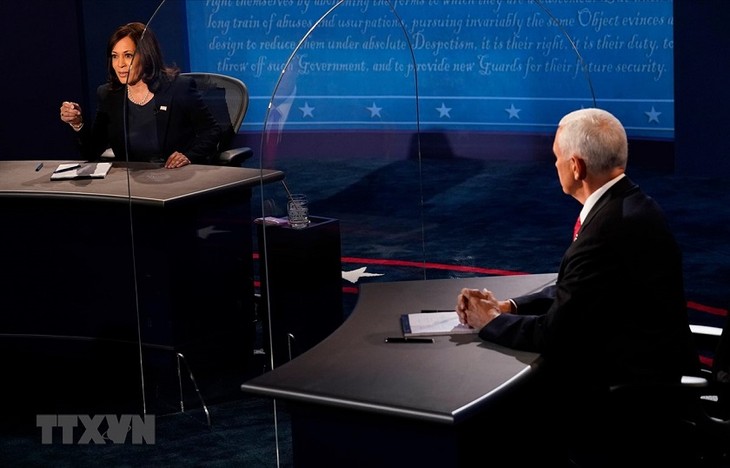 US Vice Presidential candidates spar in their only debate - ảnh 1