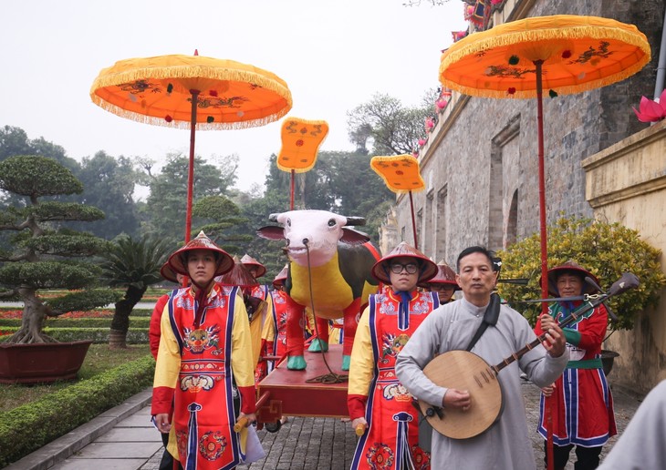 Lion dance and “Tien Xuan Nguu” ritual to welcome Lunar New Year  - ảnh 4