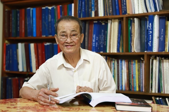 Veteran archeologist Hoang Van Khoan  - ảnh 1