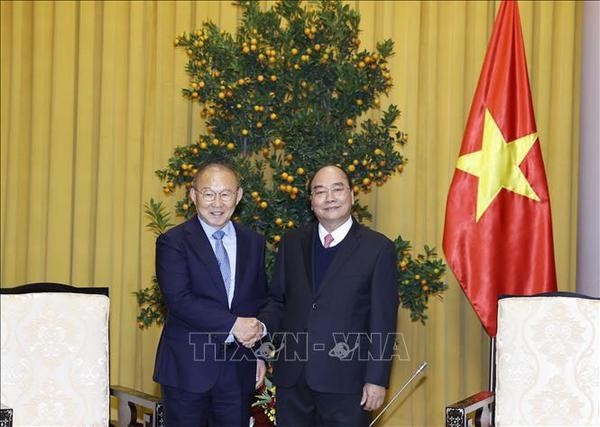 President Nguyen Xuan Phuc receives coach Park Hang-seo - ảnh 1