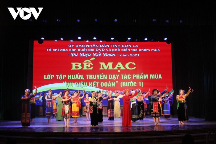 “Dance of unity” enjoys growing popularity in northwest region - ảnh 2