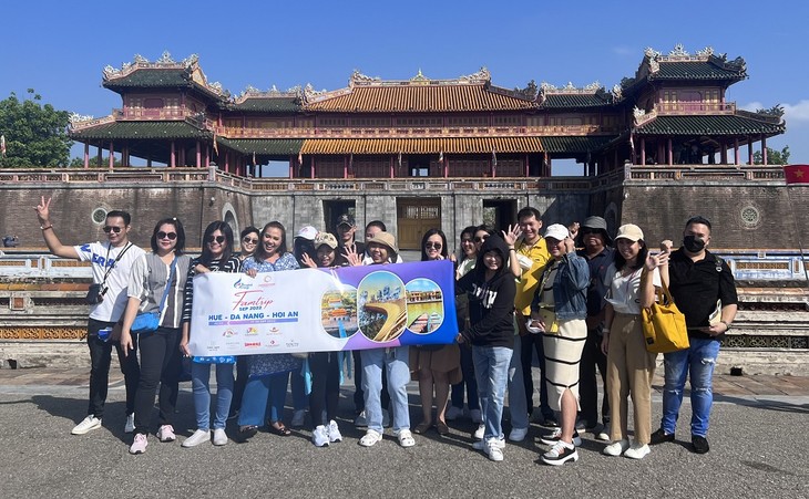 Thai famtrip delegation surveys tourist attractions in Thua Thien Hue - ảnh 1