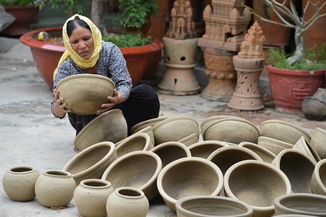 Cham people's pottery making art named heritage in need of urgent safeguarding - ảnh 1