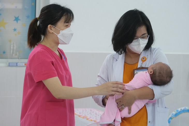 Female director makes Hung Vuong Hospital a highlight of HCM city’s healthcare  - ảnh 2
