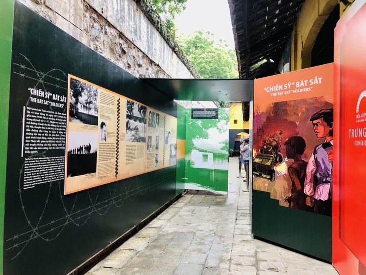 Martyrs’ tribute exhibition at Hoa Lo Prison relics site - ảnh 1