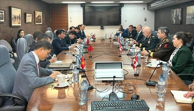 Vietnam, Canada hold second defence policy dialogue - ảnh 1