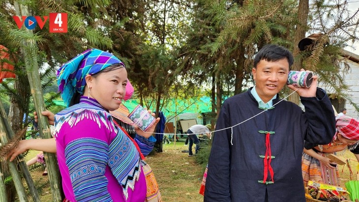 Love melodies echo on Ha Giang karst plateau - ảnh 1