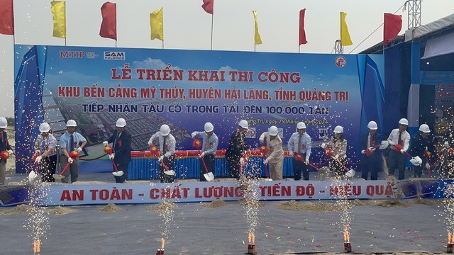 Construction of deep-water seaport begins in Quang Tri - ảnh 1