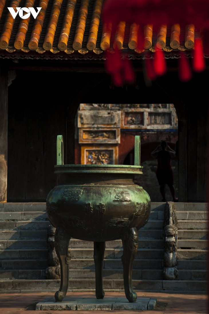 A glance at Nine Dynastic Urns inscribed on UNESCO Memory of World Register - ảnh 2