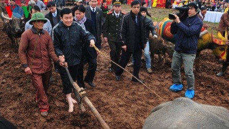 Chủ tịch nước  dự Lễ hội Tịch điền và phát động Tết trồng cây - ảnh 1