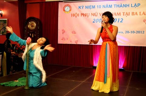 Lễ Kỷ niệm 10 năm ngày thành lập Hội phụ nữ Việt Nam tại Ba Lan - ảnh 7