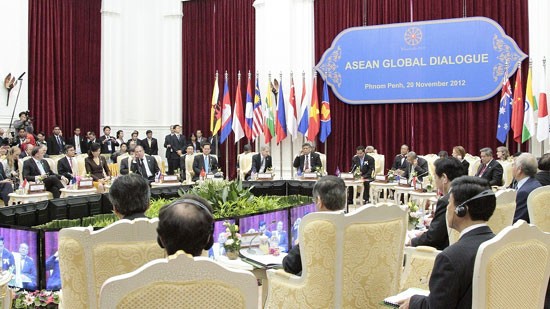 Hội nghị Cấp cao Đông Á lần 7 thông qua Tuyên bố về Sáng kiến phát triển khu vực - ảnh 1