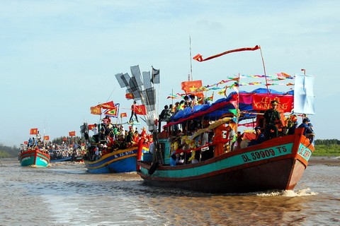 Lễ hội Nghinh Ông: tín ngưỡng truyền thống của ngư dân tỉnh Bến Tre - ảnh 1