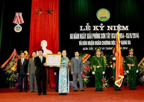Phó Chủ tịch nước Nguyễn Thị Doan dự Lễ kỷ niệm 60 năm thị xã Sơn Tây - ảnh 1