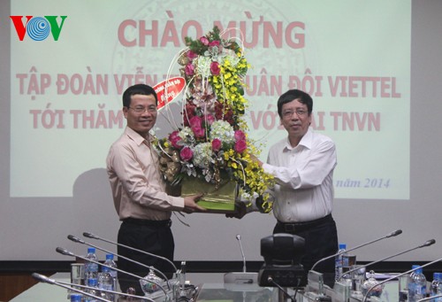 Tổng Giám đốc VOV Nguyễn Đăng Tiến làm việc với Tập đoàn Viettel - ảnh 1