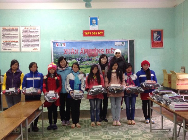 VOV5 trao quà từ thiện cho đồng bào nghèo xã Xín Cái, huyện Mèo Vạc, tỉnh Hà Giang - ảnh 4
